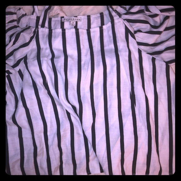 Black and White Lightweight Summer Top Sm - Picture 1 of 4